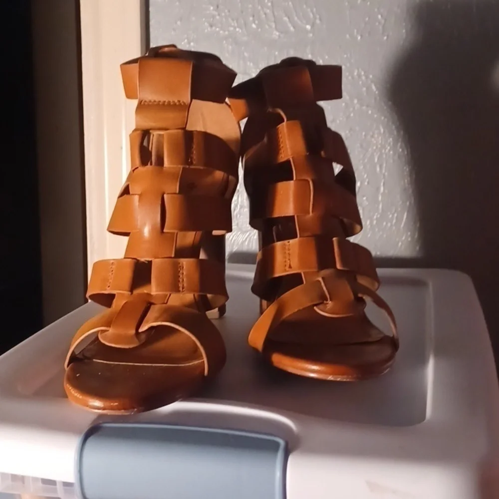 9 CHARLOTTE RUSSE HEELS